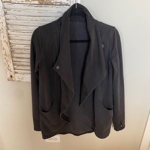 Lululemon wrap snap jacket in black